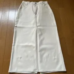 レザー タイトスカート　ロング丈　ホワイト　ベージュ　秋冬コーデ　Mサイズ