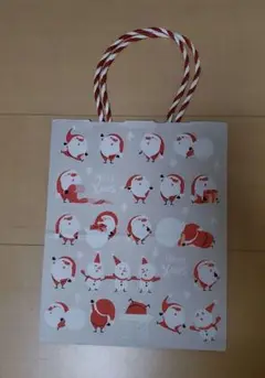 クリスマス用の手提げ紙袋