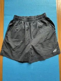 YONEX グレー ショートパンツ Mサイズ