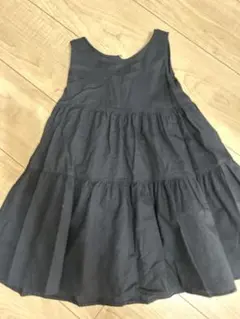黒のノースリーブティアードワンピースのサムネイル
