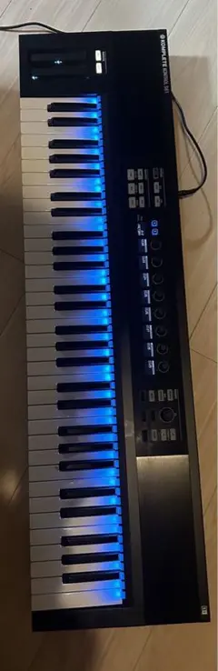 【ライセンス有】KOMPLETE KONTROL S61 Amazon | Native Instruments S-シリーズキーボード KOMPLETE