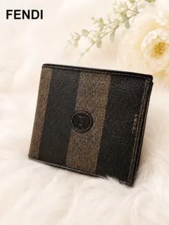 2026年最新】FENDI 財布 二つ折りの人気アイテム - メルカリ