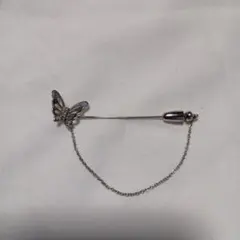 蝶のデザイン ブローチ