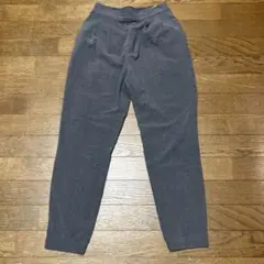 GU グレー スリムフィット 無地パンツ