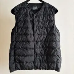 無印　軽量ダウンノーカラーベスト（帯電防止裏地）紳士Ｍ・黒