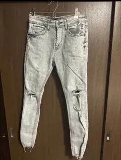 ベルシュカ　Bershka スーパースキニーデニムダメージ加工 グレーのサムネイル