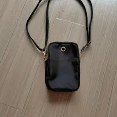 ブラック ショルダーバッグ ゴールドジッパー