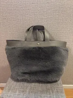 ファーとレザーのトートバッグ グレー