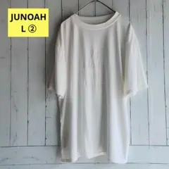 【JUNOAH】エンボスロゴ半袖Tシャツ ホワイト フロント立体的な型押しロゴ有