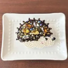 c*7様 ビーズ刺繍ブローチ　ハリネズミ