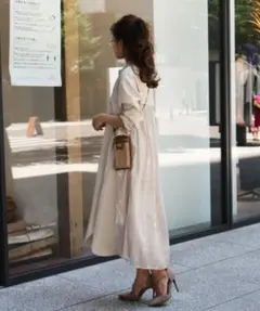 ベージュ　シャツワンピース 長袖