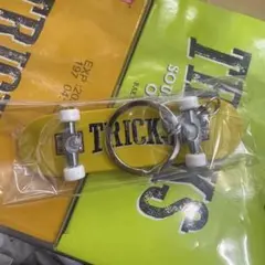新品未開封 トリックス TRICKS スケボー キーホルダー
