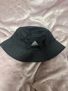 adidas バケットハット 黒　帽子
