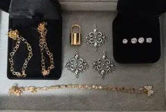 遺品整理 アクセサリーセット - メルカリ