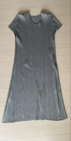 2026年最新】PLEATS PLEASE 柄：無地 レディース 半袖ひざ丈ワンピース
