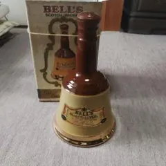 ブ*★様 【古酒】BELL'S ブレンデッドスコッチウイスキー ベル型ボトル 7のサムネイル