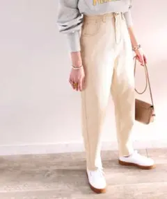 ゆるっと穿くルーズバルーンのテーパードパンツ