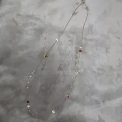 ロン都　ビーズと舵チャームのロングネックレス