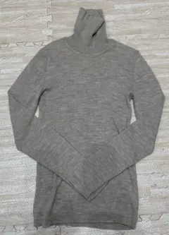 【値下げしました】無印良品　ベージュ　首がチクチクしないタートルネックセーター