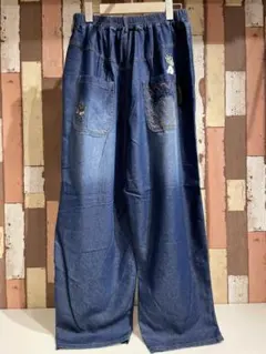 【新品】アルベロベロ♡ブタちゃん刺繍デニムパンツストレッチカプリ丈サブリナパンツ 新品】アルベロベロ♡ブタちゃん刺繍デニムパンツストレッチカプリ丈