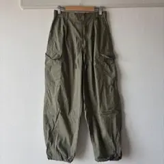 オリーブ ワークパンツ