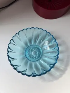アメリカ ブルーガラス プレート 皿 花型