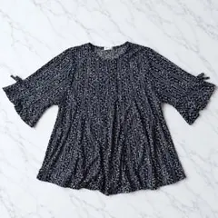 小花柄 ブラウス ネイビー フレアスリーブ 袖リボン