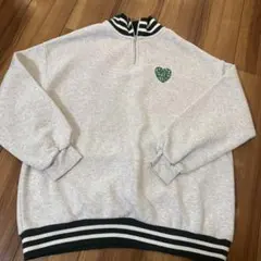 ハート型ロゴ ハーフジップスウェット