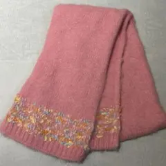 マフラー　ピンク 柄刺繍入り