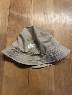 NIKE ベージュ バケットハット Lサイズのサムネイル