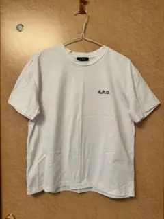 a.p.c ワンポイントロゴ　tシャツ