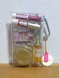 ガチャ詰めポーチ　コスメ