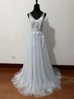 ライトブルー 花刺繍 Vネック ウェディングドレス