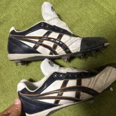 asics 白/紺 スパイク 金具