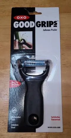 OXO オクソー Julienne Peeler 千切りピーラー 【残り僅か】