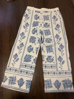 ZARA 花柄カジュアルパンツ Mサイズ