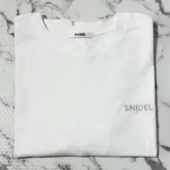SNIDEL スナイデル ワンポイント　ロゴ　刺繍 Tシャツ　ホワイトのサムネイル
