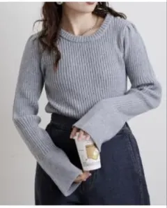 リブ編みフレア袖ニット グレー