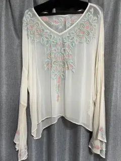 グレースコンチネンタル⭐️刺繍入りブラウス