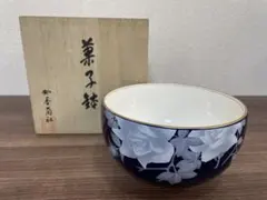 【現状品】香蘭社 菓子鉢 菓子器 深鉢 バラ柄 白薔薇 濃紺 金彩のサムネイル