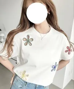 フラワー刺繍半袖Tシャツ ホワイトのサムネイル