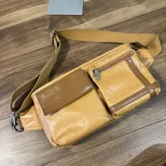 CASTELBAJAC カステルバジャック レザー ボディバッグ ワンショルダーのサムネイル