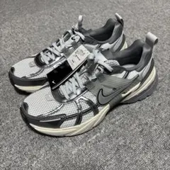 ナイキ V2Kランのサムネイル