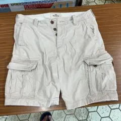 Hollister カーゴショートパンツ ベージュ 33のサムネイル