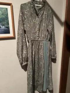 レイカズン　花柄グレー長袖ワンピース