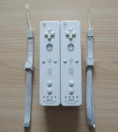 【良品】 Wii WiiU リモコンプラス 白２個セット ストラップ付　【純正】