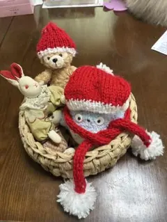 ぬいぐるみ向け　赤いニットとマフラー