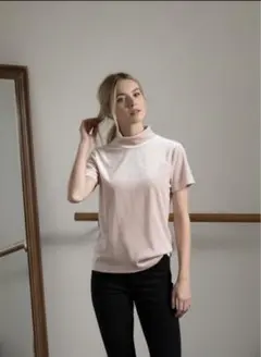 ベロア素材✨タートルネックTシャツ　レディースSのサムネイル