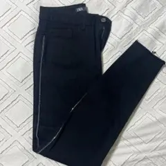 ZARA ブラック スキニーデニム パンツのサムネイル