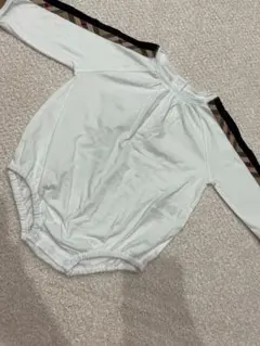 Burberry ホワイトロンパース ストライプ袖　9M 74センチ